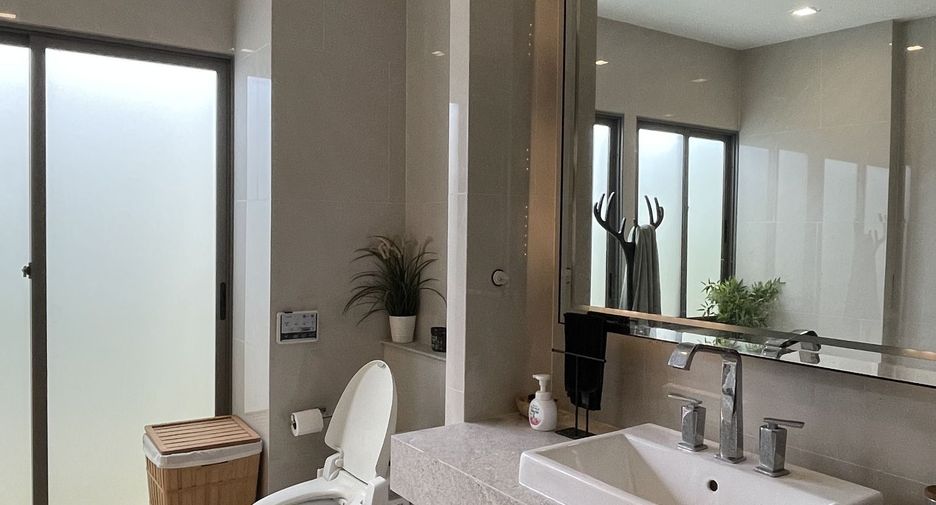 Haus zum Kauf mit 4 Zimmer in Mueang Nonthaburi, Nonthaburi