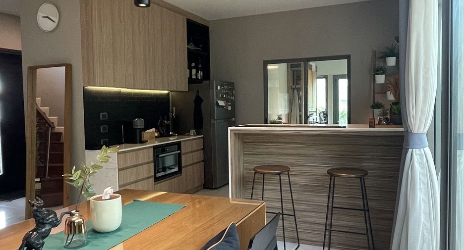 Haus zum Kauf mit 4 Zimmer in Mueang Nonthaburi, Nonthaburi