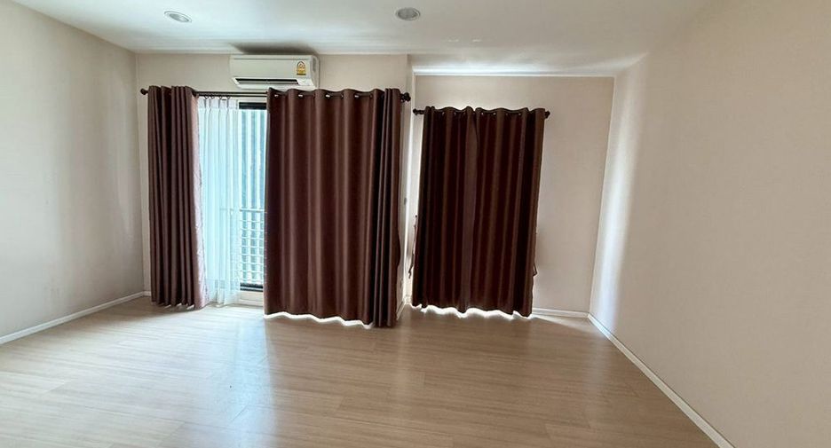 For sale 3 bedrooms townhouse in Mueang Nonthaburi, Nonthaburi