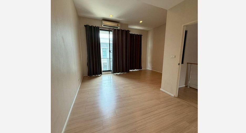 For sale 3 bedrooms townhouse in Mueang Nonthaburi, Nonthaburi