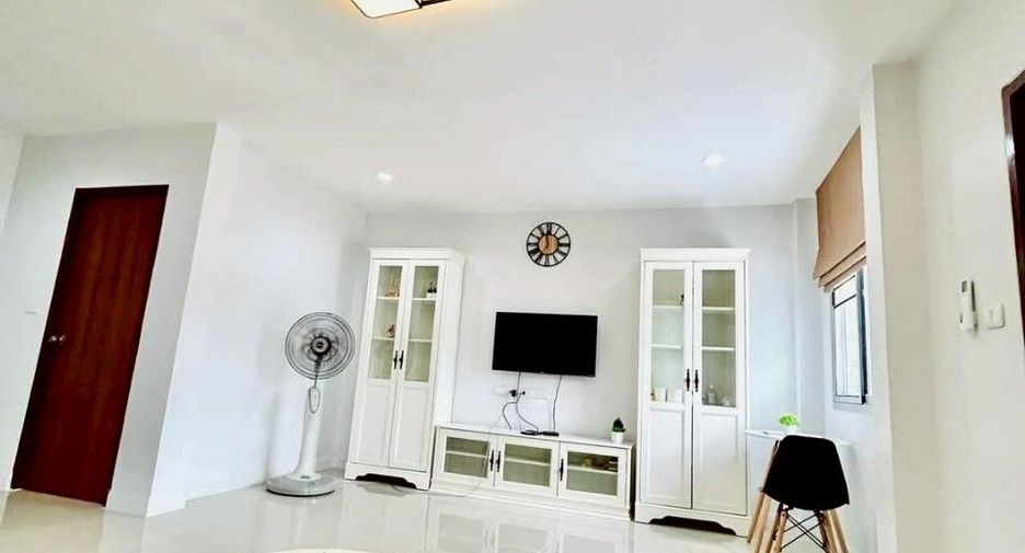 For rent 3 bedrooms villa in Mueang Phuket, Phuket