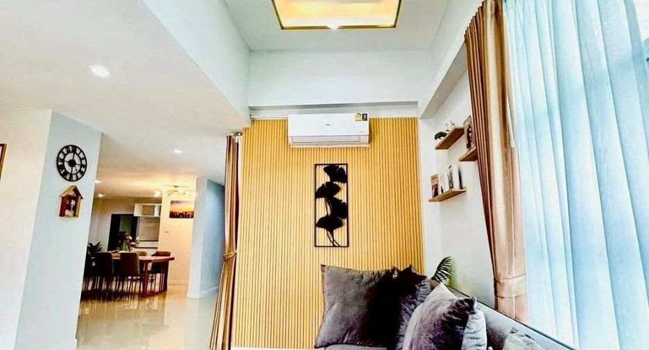 For rent 3 bedrooms villa in Mueang Phuket, Phuket