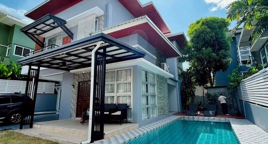 For rent 3 bedrooms villa in Mueang Phuket, Phuket
