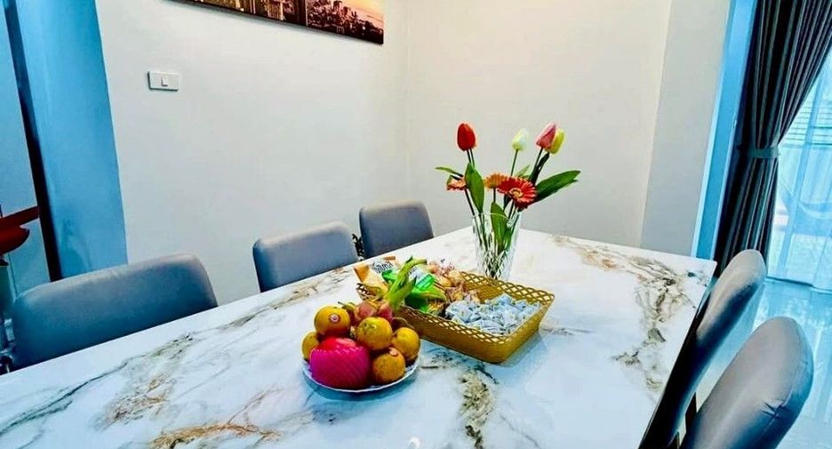 For rent 3 bedrooms villa in Mueang Phuket, Phuket