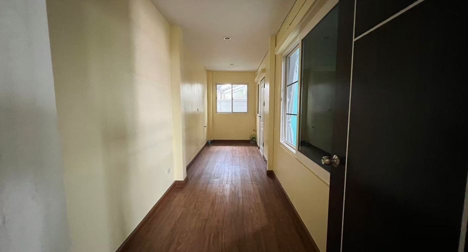 For sale 3 bedrooms house in Lam Luk Ka, Pathum Thani