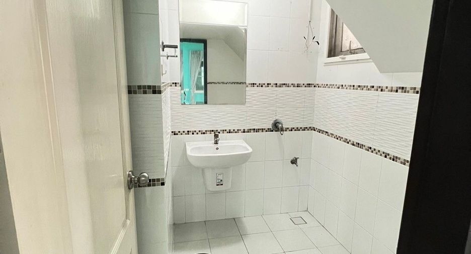For sale 3 bedrooms house in Lam Luk Ka, Pathum Thani