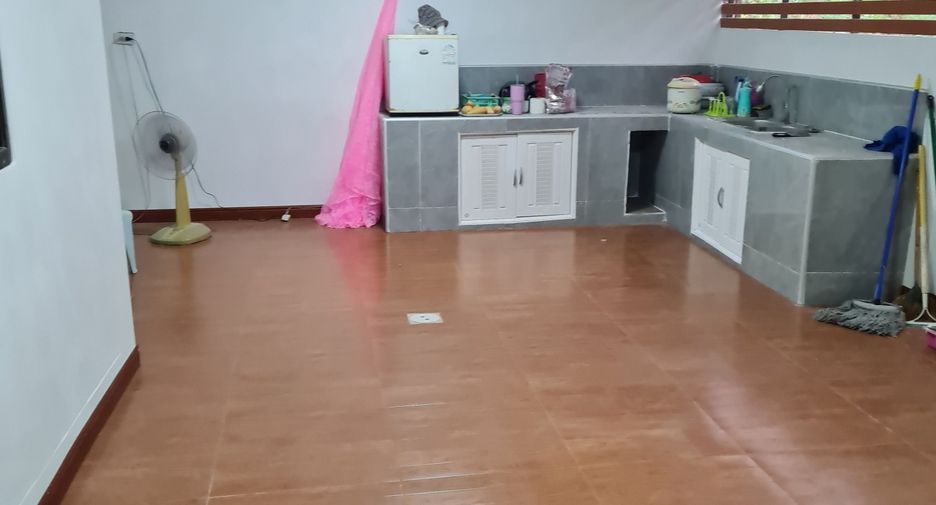 出售 3 卧室 联排别墅 在 Sung Noen, Nakhon Ratchasima