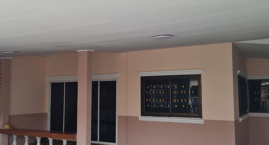 出售 3 卧室 联排别墅 在 Sung Noen, Nakhon Ratchasima