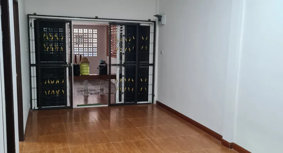 出售 3 卧室 联排别墅 在 Sung Noen, Nakhon Ratchasima