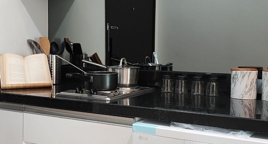 For sale 1 bed condo in Khlong Toei, Bangkok