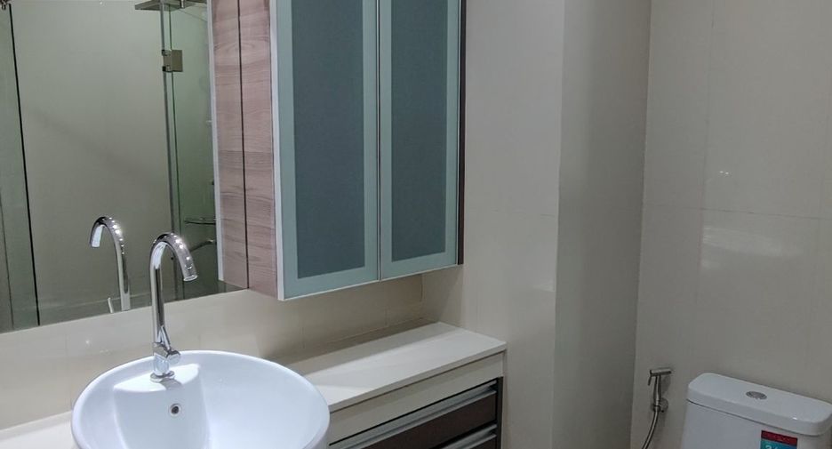 For sale 1 bed condo in Khlong Toei, Bangkok