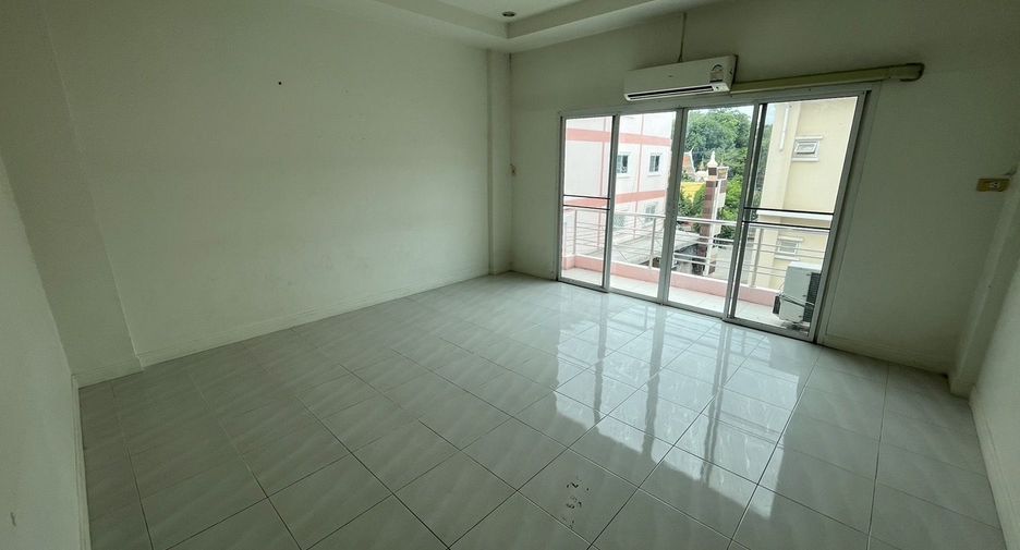 For sale 3 bedrooms retail Space in Mueang Phitsanulok, Phitsanulok