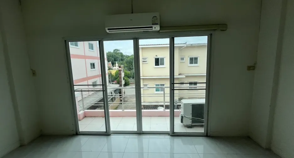 For sale 3 bedrooms retail Space in Mueang Phitsanulok, Phitsanulok