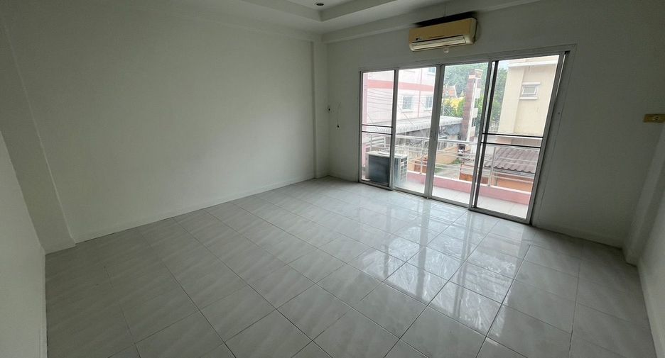 For sale 3 bedrooms retail Space in Mueang Phitsanulok, Phitsanulok