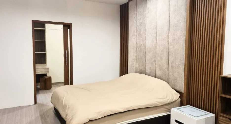For sale 3 bedrooms townhouse in Khlong Sam Wa, Bangkok