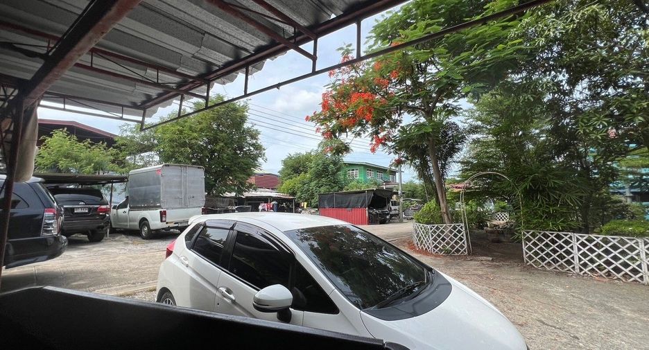 Haus zum Kauf mit 1 Zimmer in Phra Pradaeng, Samut Prakan