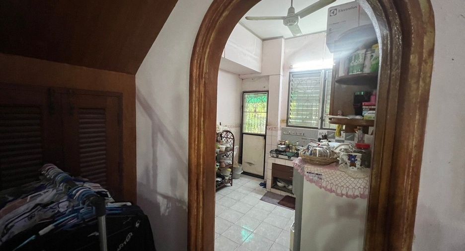 Haus zum Kauf mit 1 Zimmer in Phra Pradaeng, Samut Prakan