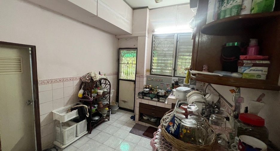 Haus zum Kauf mit 1 Zimmer in Phra Pradaeng, Samut Prakan