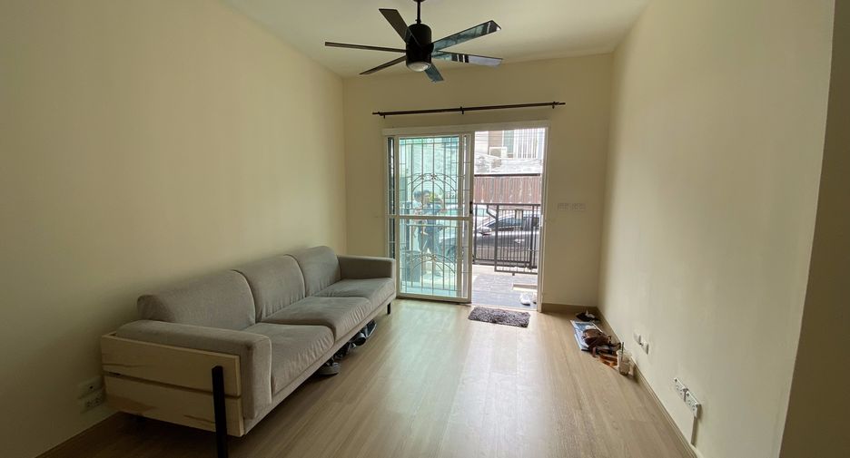 À vendre 3 chambres maison de ville à Sam Phran, Nakhon Pathom