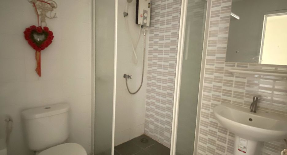 À vendre 3 chambres maison de ville à Sam Phran, Nakhon Pathom