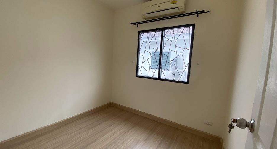 À vendre 3 chambres maison de ville à Sam Phran, Nakhon Pathom