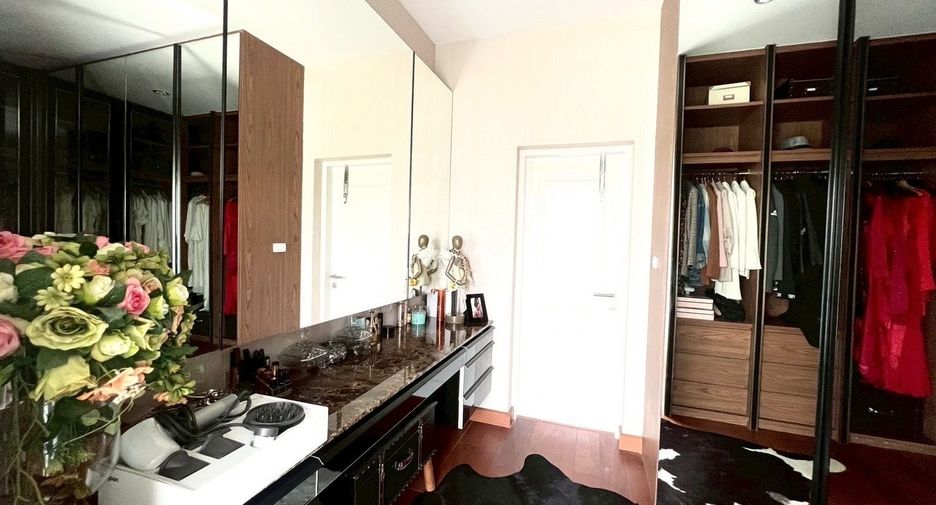 For sale and for rent 4 bedrooms house in Prawet, Bangkok