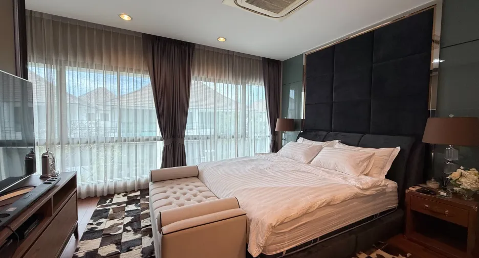 For sale and for rent 4 bedrooms house in Prawet, Bangkok