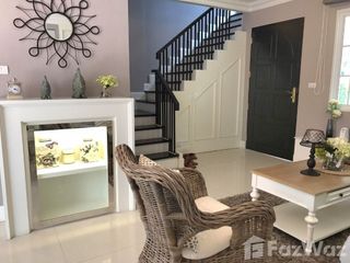 For sale 3 bedrooms townhouse in Bang Kapi, Bangkok
