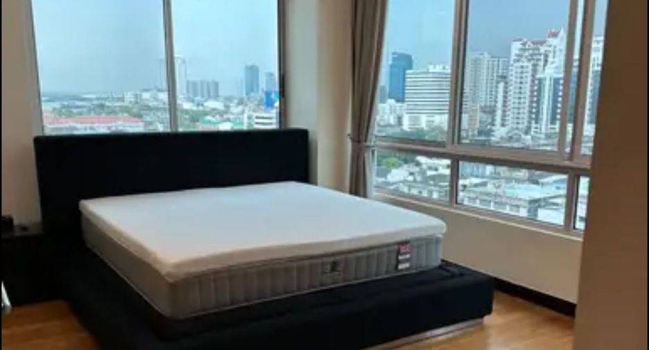 For sale and for rent 3 bedrooms condo in Yan Nawa, Bangkok