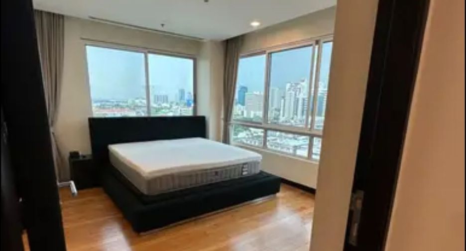For sale and for rent 3 bedrooms condo in Yan Nawa, Bangkok