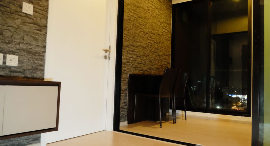 For sale 1 bed condo in Mueang Samut Prakan, Samut Prakan