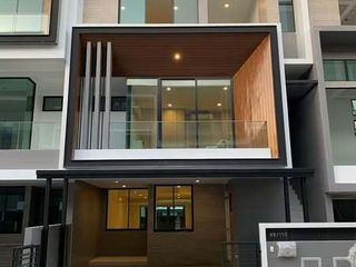 Reihenhaus zum Kauf und zur Miete mit 3 Zimmer in Saphan Sung, Bangkok