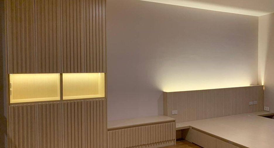 Casa adosada en venta y en alquiler de 3 habitaciones en Saphan Sung, Bangkok