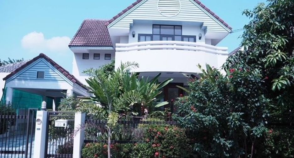 For sale 3 bedrooms house in Saphan Sung, Bangkok