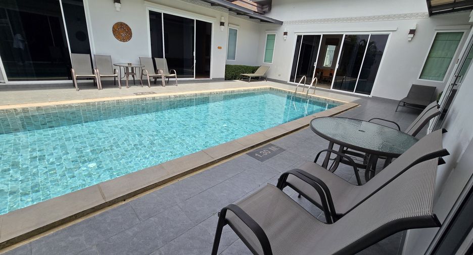 For rent 4 bedrooms villa in Mueang Phuket, Phuket