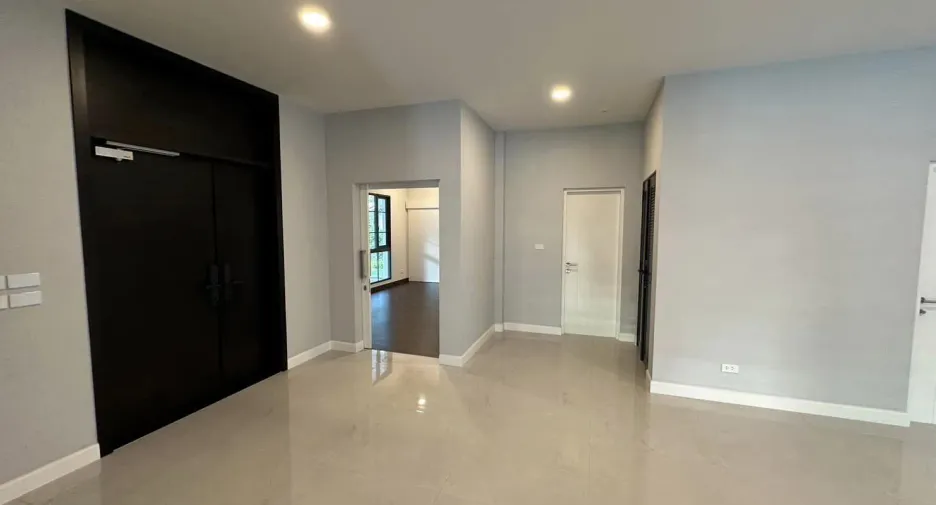 À vendre et à louer 5 chambres maison à Bang Phli, Samut Prakan