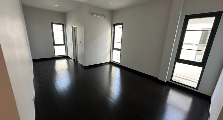 À vendre et à louer 5 chambres maison à Bang Phli, Samut Prakan