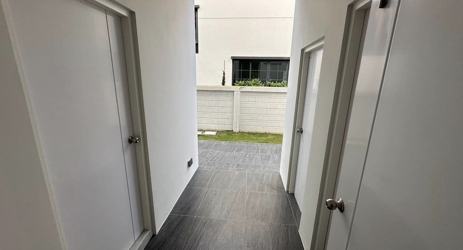 À vendre et à louer 5 chambres maison à Bang Phli, Samut Prakan
