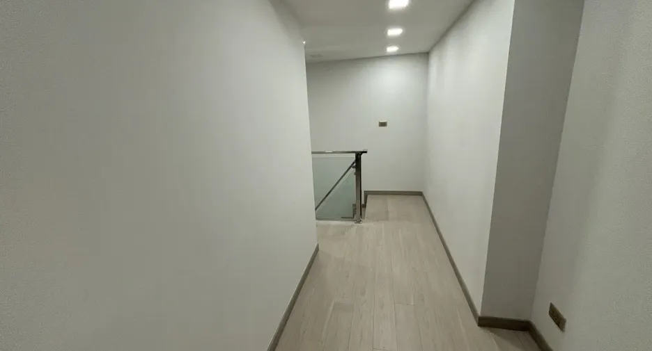 Wohnung zum Kauf mit 3 Zimmer in Huai Khwang, Bangkok