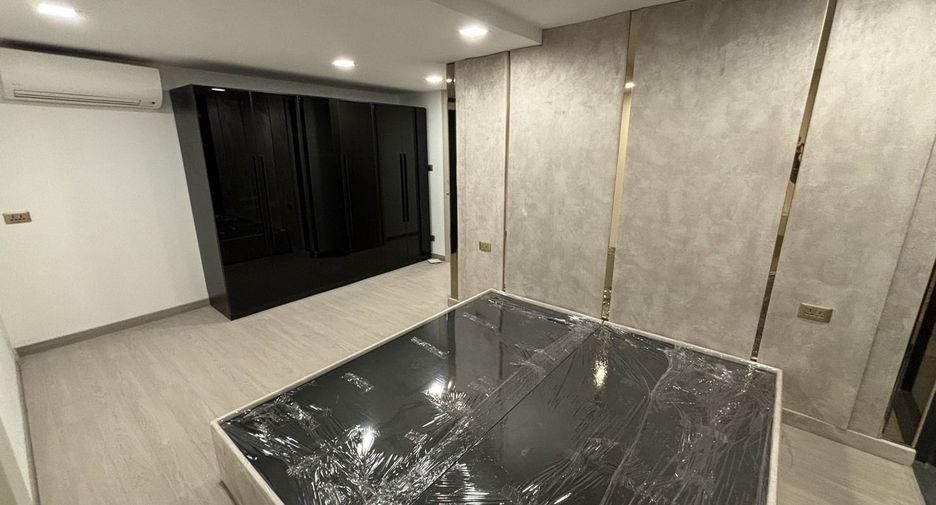 Wohnung zum Kauf mit 3 Zimmer in Huai Khwang, Bangkok