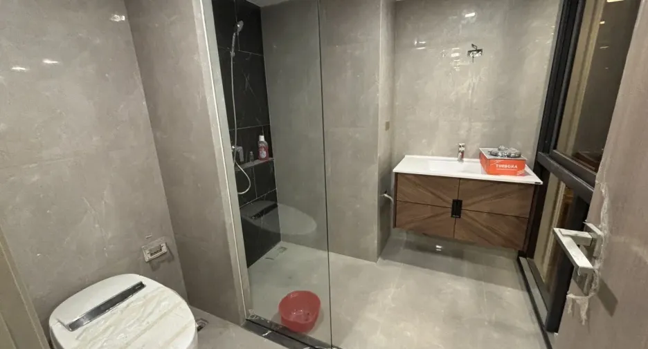 Wohnung zum Kauf mit 3 Zimmer in Huai Khwang, Bangkok