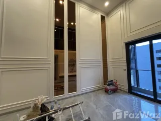 For sale 3 bedrooms condo in Huai Khwang, Bangkok