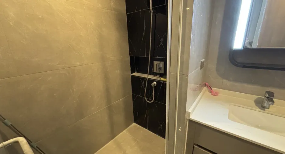 Wohnung zum Kauf mit 3 Zimmer in Huai Khwang, Bangkok