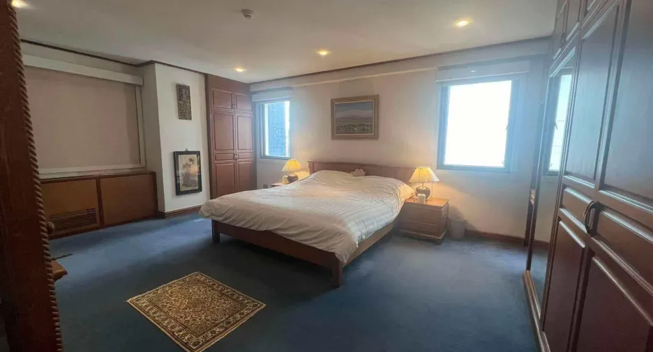 For sale 2 ベッドルーム condo in Khlong Toei, Bangkok