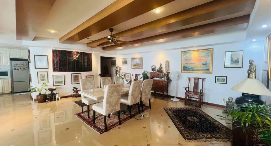 For sale 2 ベッドルーム condo in Khlong Toei, Bangkok