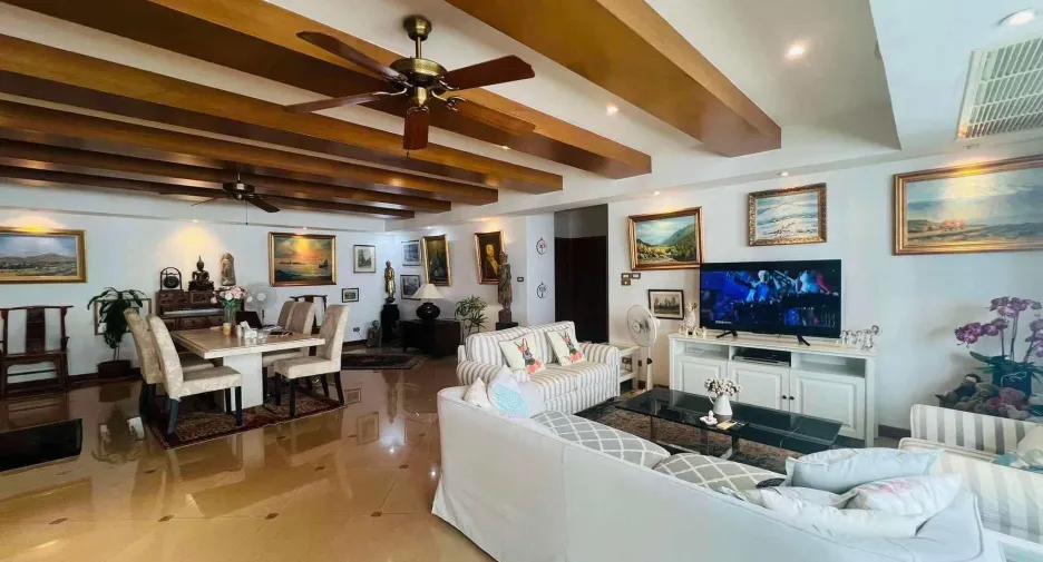 For sale 2 ベッドルーム condo in Khlong Toei, Bangkok