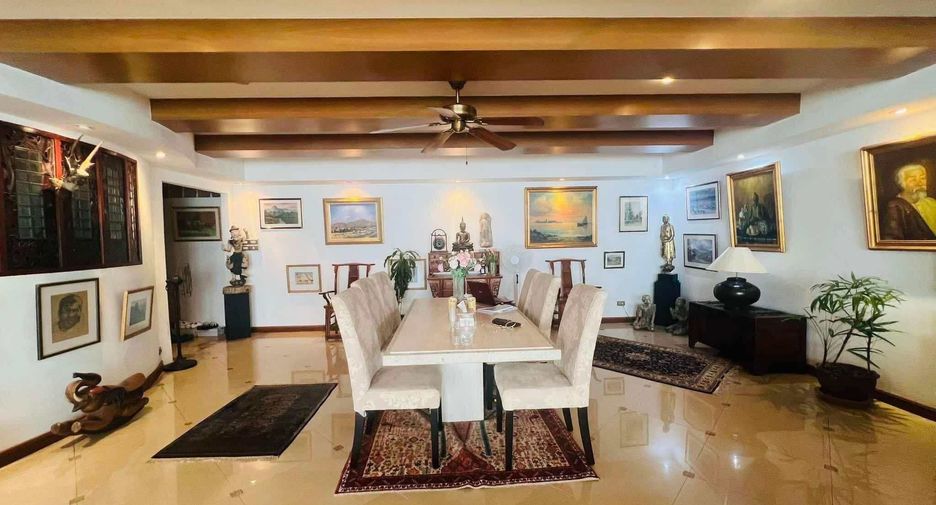 Condo en venta de 2 habitaciones en Khlong Toei, Bangkok