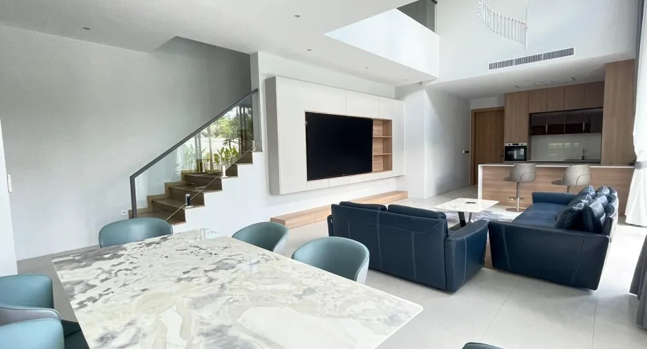 For rent 6 bedrooms villa in Mueang Phuket, Phuket