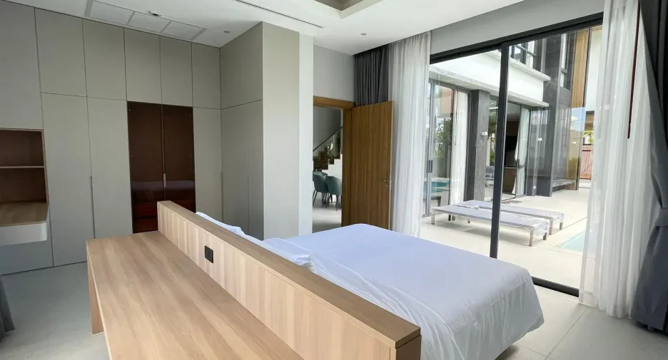 For rent 6 bedrooms villa in Mueang Phuket, Phuket