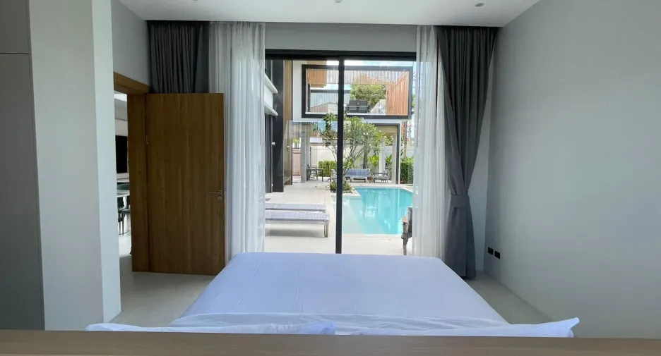 For rent 6 bedrooms villa in Mueang Phuket, Phuket